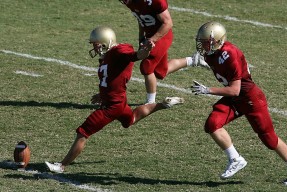 “非洲劲旅爆冷晋级，小组赛现黑马”