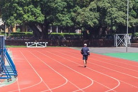 西甲青训系统引入认知训练提升比赛决策速度，西甲报名规则青训