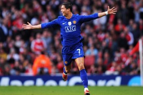 张伟丽与粉丝互动大方分享护肤心得，张伟丽化妆