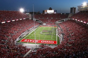 老鹰主教练称赞球员态度转变是胜利关键，老鹰主帅因言论不当被罚25000美元