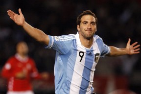 弗赖堡体能储备优秀支持高频进攻，弗赖堡位置