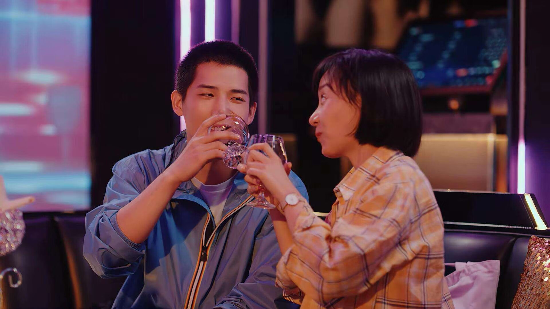 城市马拉松打造主题文化活动吸引游客，城市马拉松体现企业精神